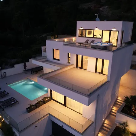 别墅 Oasis 特罗吉尔