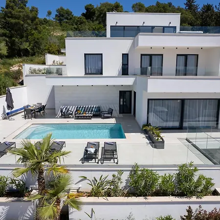 Oasis * 特罗吉尔