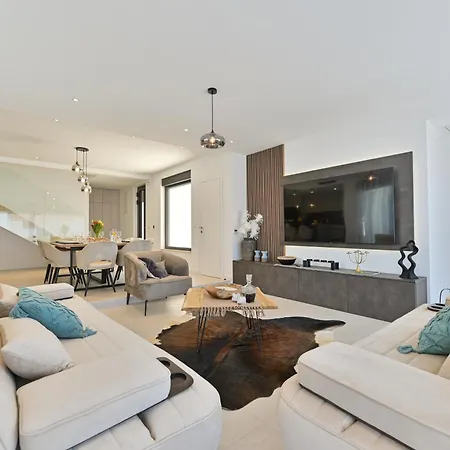 Oasis Villa *
